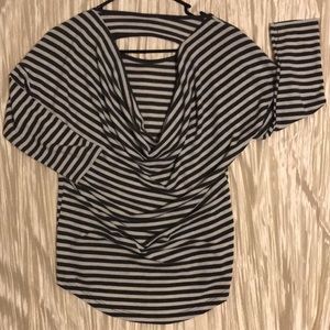 Yetts 3/4” Butterfly Sleeve Vertical Stripes Round Neck S